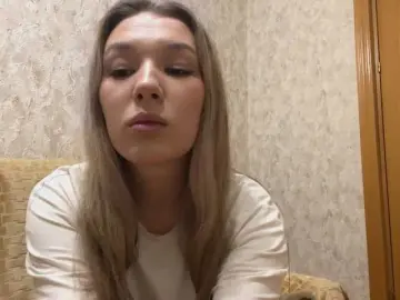 Bongacams Watch Live Sex Cams of TessaOfferman