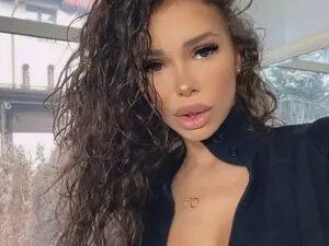 Myfreecams Free Live Porn of Selena_Reeves