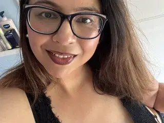Streamate Adult Webcam of Zarah_Housewife