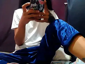 Stripchat Sex Cam of AwesomeMistress_Bigcock