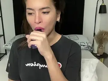 Stripchat Free Porn Cam of your_bianca69