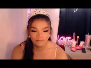 Xlovecam Free Porn Cam of EsaMarie